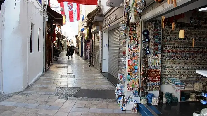 Bodrum sokakları hayalet şehre döndü