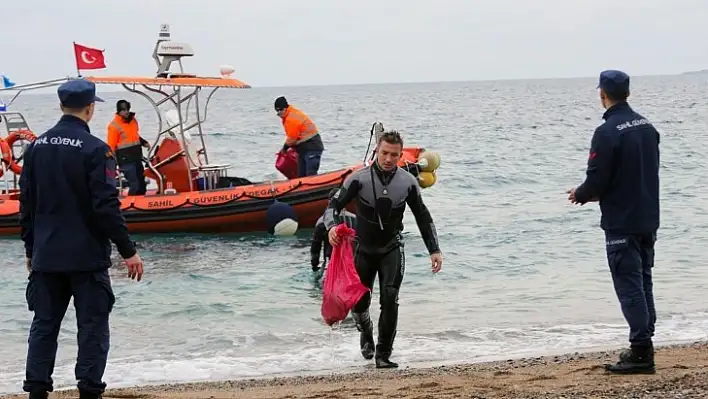 Bodrum'da Deniz Dibi Temizliğine İlk Kez Sahil Güvenlik Ekibi De Katıldı