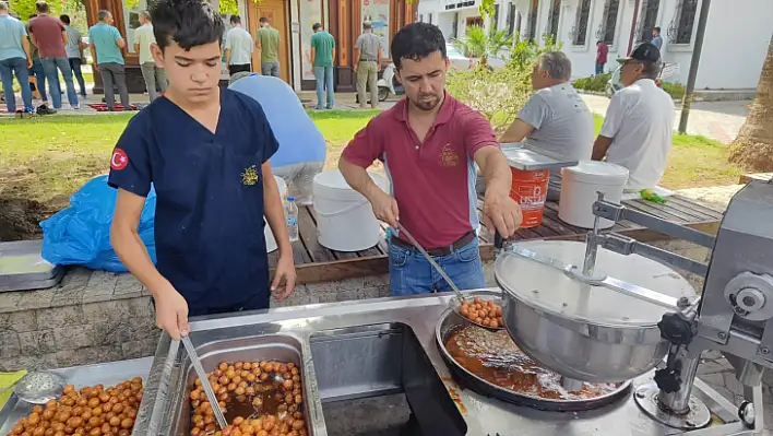 Büyük Kaptan Hayrına Lokma Dağıtıldı