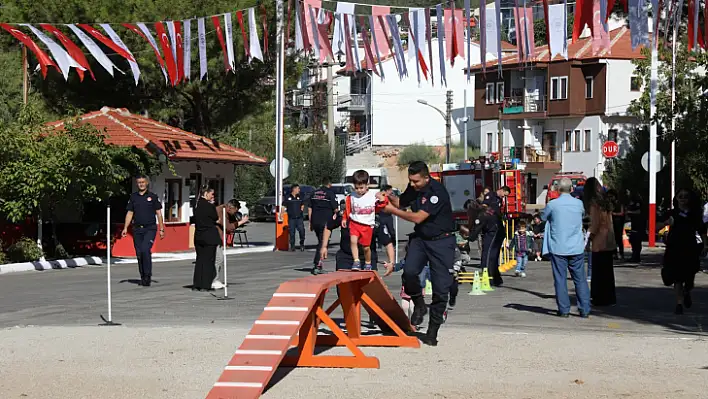 Büyükşehir Belediyesi İtfaiyesi'nden Miniklere Yangın Eğitimi