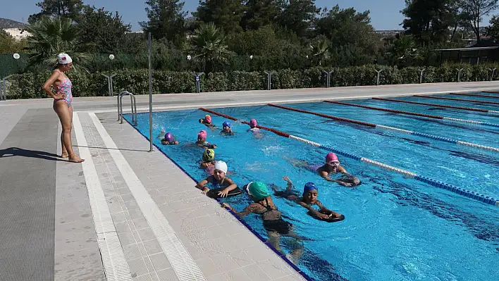 Büyükşehir'den Çocuklara Ücretsiz Yüzme Kursu Başladı