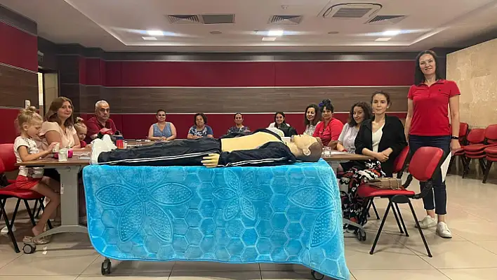 Büyükşehir Hasta ve Yaşlı Öz Bakımına Destek Olacakların Eğitim Programı Düzenledi