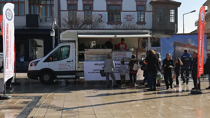 Büyükşehir Yangında Hayatını Kaybedenler İçin Lokma Dağıttı