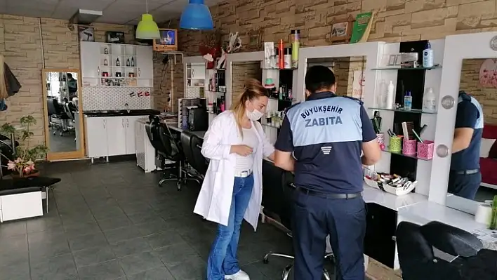Büyükşehir Zabıtasından AVM ve Berberlere Denetim