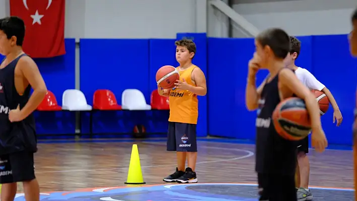 Çağdaş Bodrumspor yıldız basketbolcularını yetiştiriyor