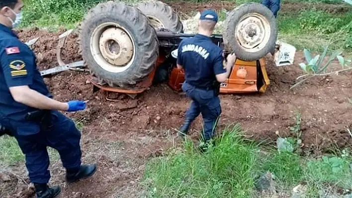 Çalışırken Devrilen Traktörün Altında Kalan Çiftçi Hayatını Kaybetti