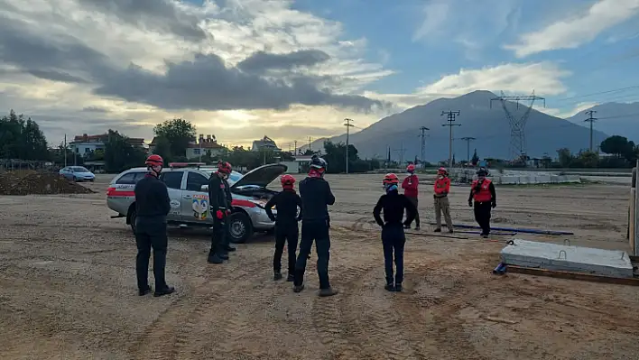 Çatalarık'ta kentsel arama kurtarma eğitimi verildi