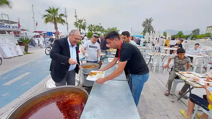 CHP'den Beşkaza Meydanı'nda İftar