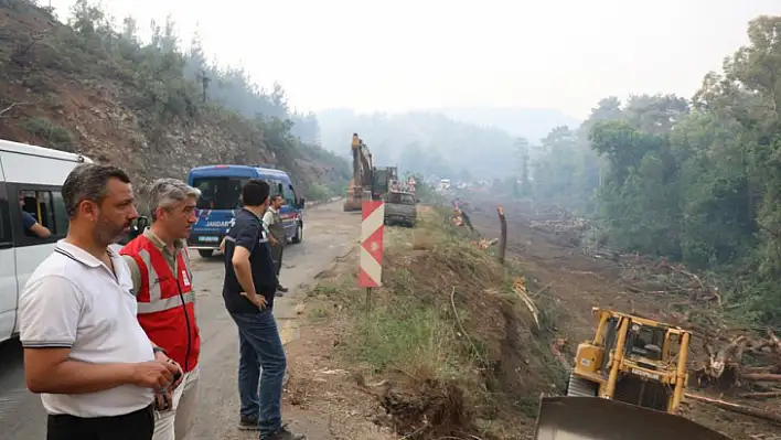 CHP'Lİ ERBAY 'ORMANLAR YANARKEN GÖRMEDİĞİMİZ UÇAK VE HELİKOPTERLERİ YANGIN SARAYA YAKLAŞINCA GÖRDÜK'