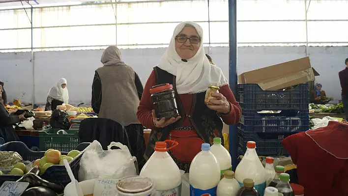 Cuma Pazarı'nda 30 Yıllık esnafın hayat dolu hikayesi