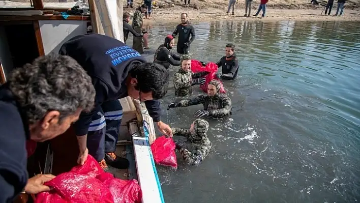 Deniz Dibi Temizliği Gümbet'te Devam Etti