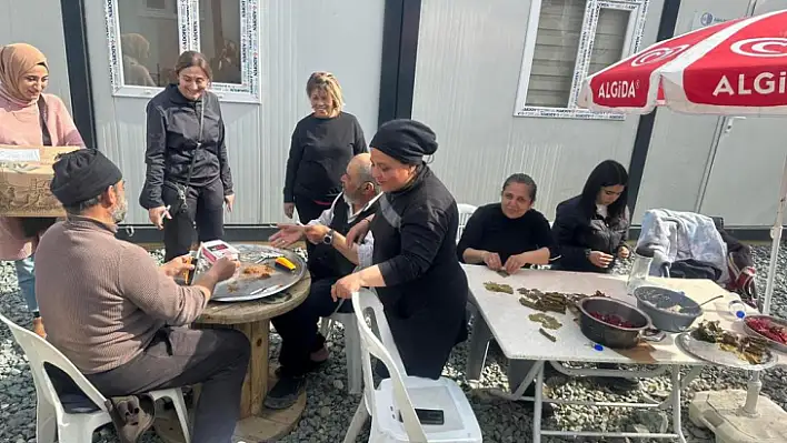 'DEPREMİN YARALARINI HEP BİRLİKTE SARACAĞIZ'