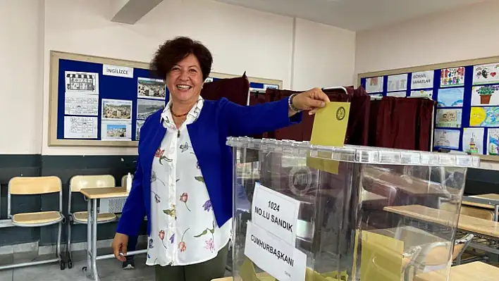 DEVA Partisi İlçe Başkanı Kulaç oyunu kullandı