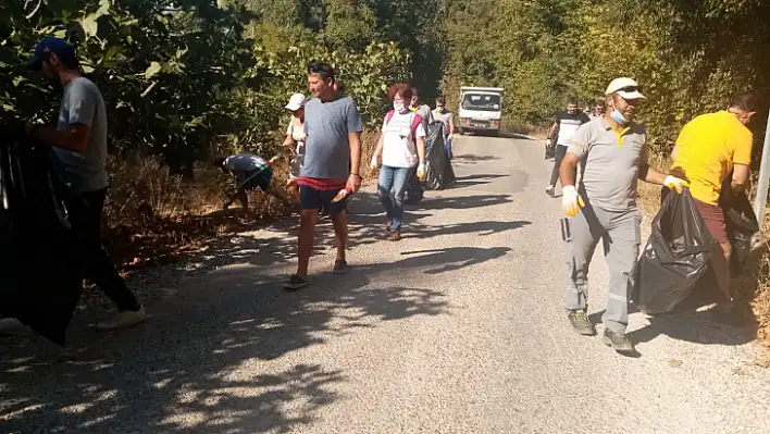 Deva Partisi'nden çevre temizliği etkinliği