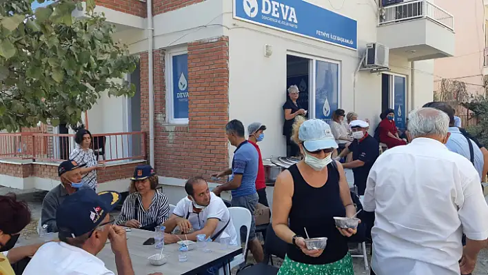 Deva Partisinden aşure etkinliği