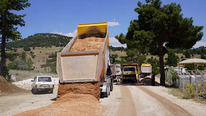 DONT MAHALLESİNDE ASFALT HAZIRLIĞI SÜRÜYOR