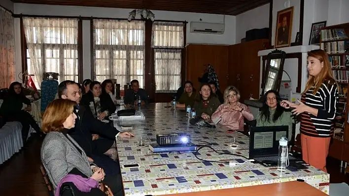 Ebeveynlere 'Çocuğa Sınır Koyma' Eğitimi