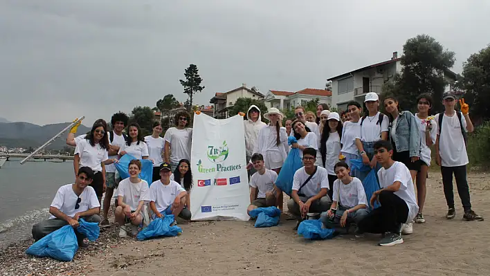 Erasmus Öğrencileri Fethiye'de temizlik için Şövalye Adası'nda buluştu