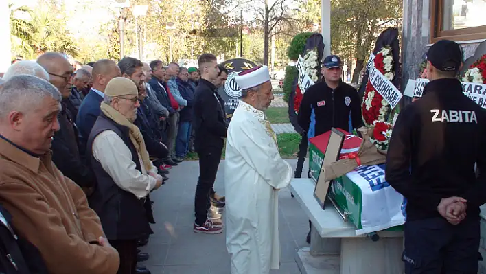 ESKİ BELEDİYE BAŞKANI KANDÖNMEZ SON YOLCULUĞUNA UĞURLANDI