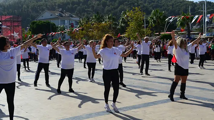 Fethiye'de 100 Kişi ile Zeybek Şöleni