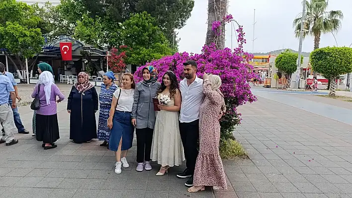 Fethiye'de 25.05.2025 yoğunluğu: 25 nikah aynı gün kıyıldı