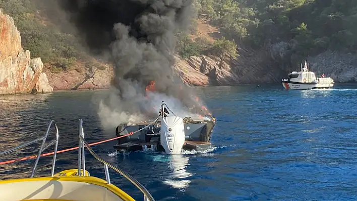 Fethiye'de bot yangını