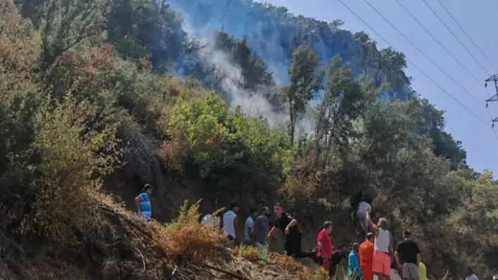 Fethiye'de korkutan orman yangını büyümeden kontrol altında