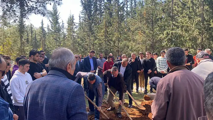 Fethiye'de Trafik Kazasında Hayatını Kaybeden Arda Apaydın Son Yolculuğuna Uğurlandı