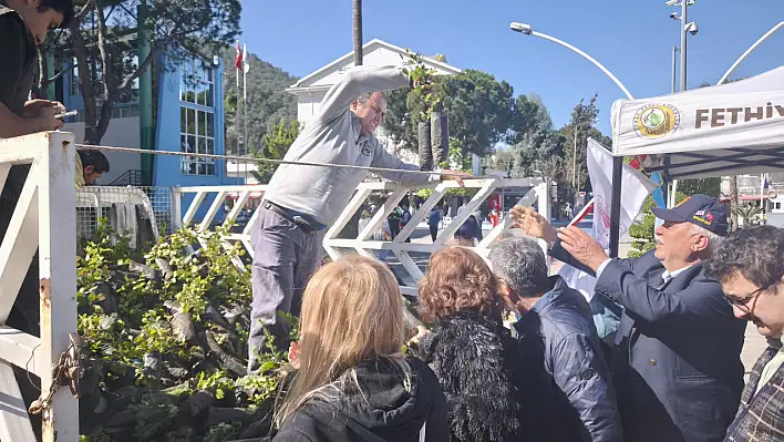 Fethiye'de ücretsiz fide dağıtımı gerçekleştiriliyor