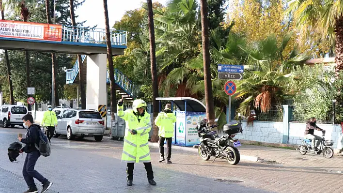 Fethiye Emniyeti'nden yağmur mesaisi