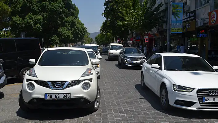 Fethiye Merkezinde Trafik Yoğunluğu