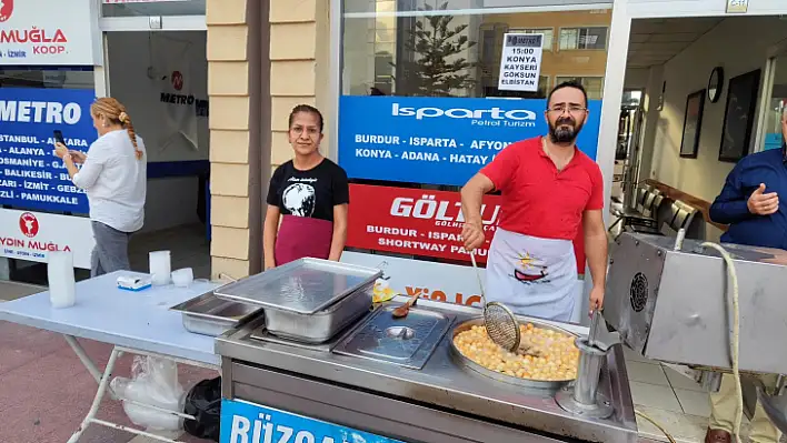 Fethiye Metro Turizm'den lokma dağıtıldı