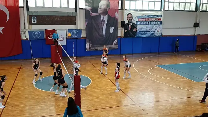 Fethiye'nin Sultanları güçlü rakibine set vermedi 0-3