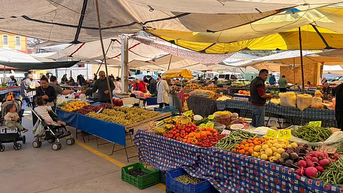Fethiye Perşembe Pazarı'nda fiyatlar: Karnabahar 80, muz 75 lira