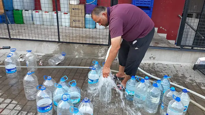 Fethiye ve Seydikemer yangınlarına tonlarca buz taşıdılar