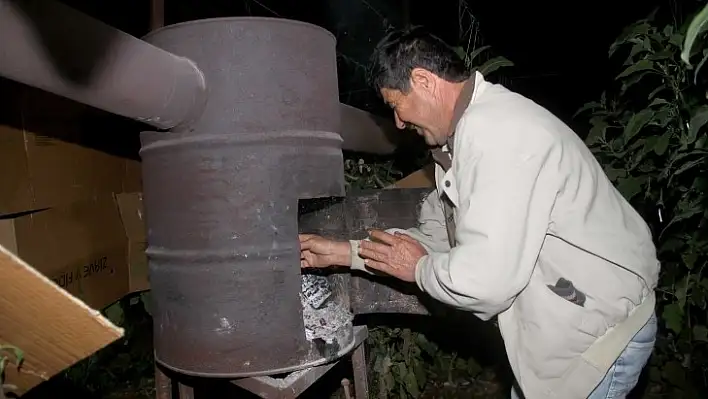 Fethiye'de Sera Üreticisinin Sobalı Don Nöbeti