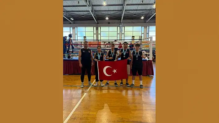 Fethiyeli Boksörler Yunanistan'dan 4 Madalya ile Döndü