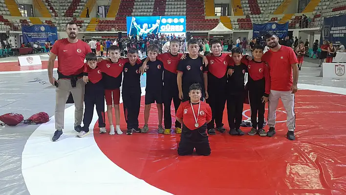 Fethiyeli Güreşçi Bayram Ege Yaşar'dan Türkiye Şampiyonasında Büyük Başarı
