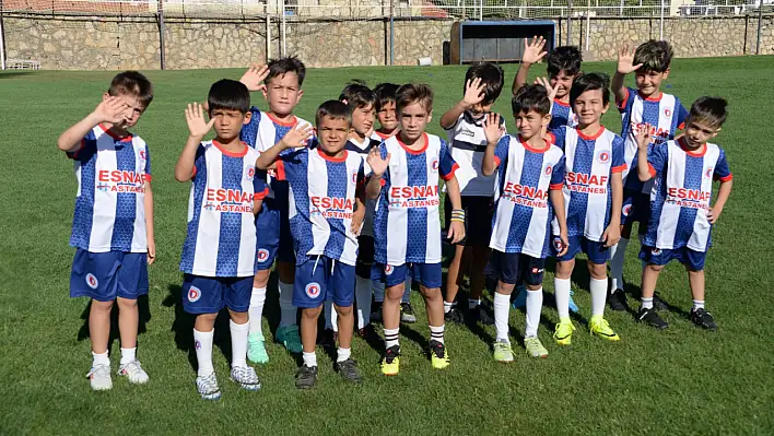 Fethiyespor'da Futbol Okulu Çalışmaları Başladı