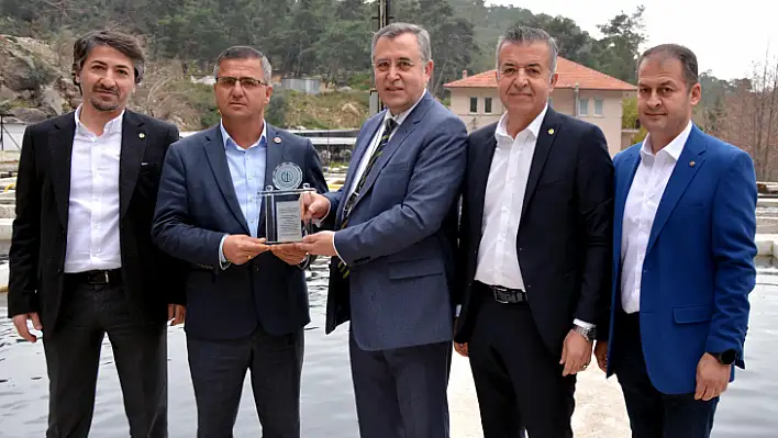 FTSO'dan Seydikemer'in rekortmen firmalarına plaket