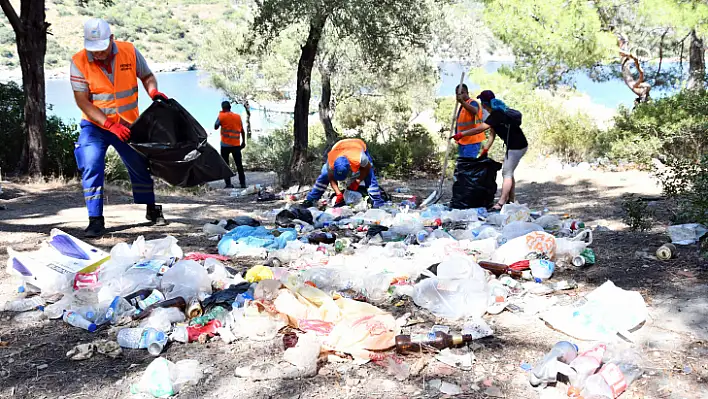 Gemiler Darboğaz'da temizlik çalışması yapıldı