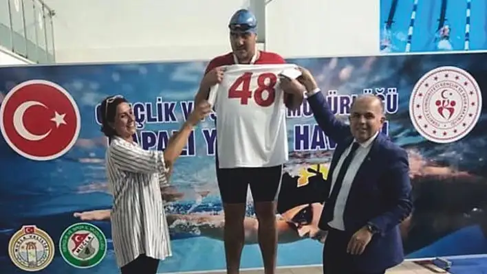 Gençlik ve Spor İl Müdürlüğü Özel Sporcusu Yüzme Yarışlarında Birinci Oldu