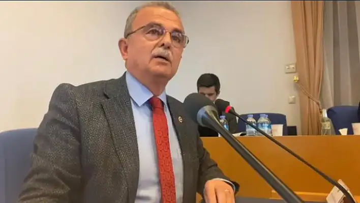 GİRGİN: MUHTARLARI DEMOKRASİNİN TEMEL TAŞI HÂLİNE GETİRMELİYİZ