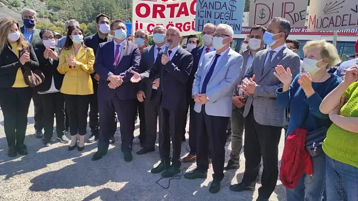 Göcek Tüneli geçiş ücreti protesto edildi