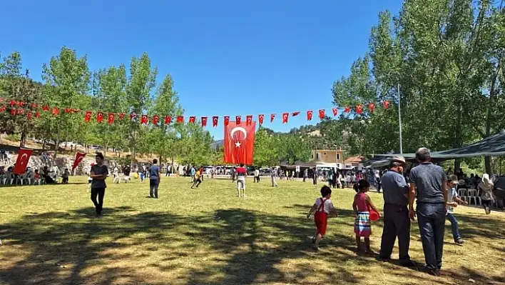 Hafızlar Şenliği Yapıldı