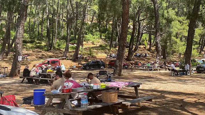 Hıdırellez Şenliği Aksazlar Koyu'nda kutlandı