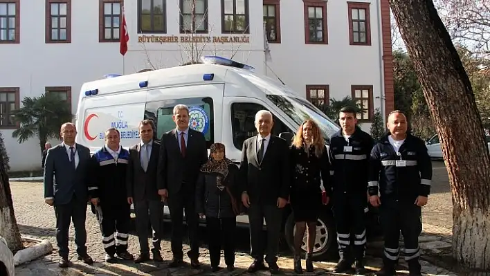 Hizmetten Memnun Kaldı, Belediyeye Ambulans Bağışladı