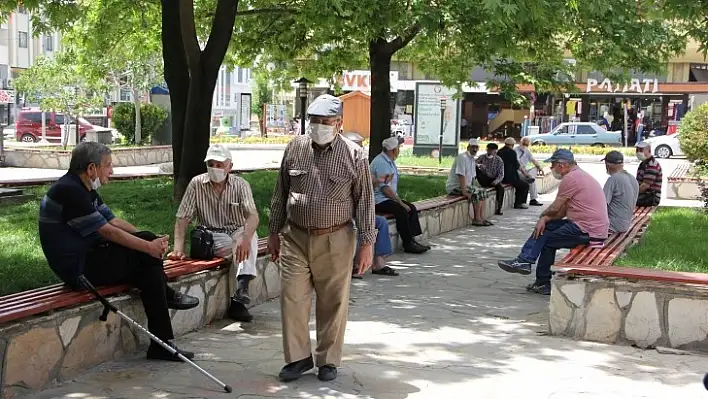 İçişleri Bakanlığı'ndan 65 Yaş Üstüne Seyahat İzni Açıklaması