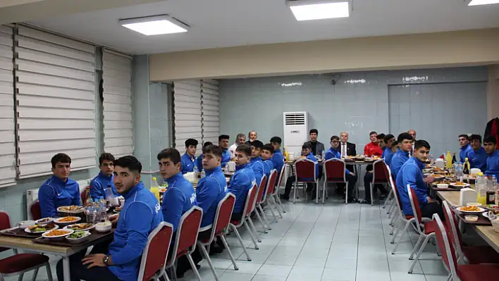 İlman Geleceğin Şampiyonları İle Bir Araya Geldi