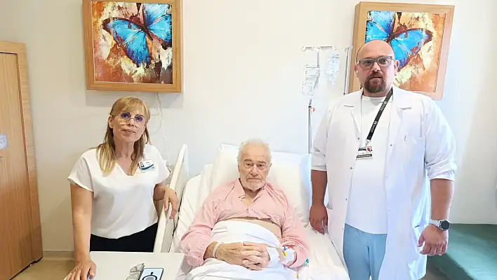 İngiliz Hasta, Fethiye'de Kapalı Omurga Tümörü Operasyonuyla Sağlığına Kavuştu